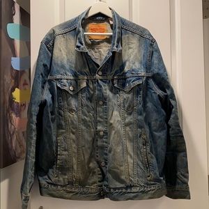 SOLDClassic levis mens denim jacket, thick quality